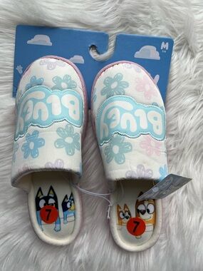 🆕 Bluey and Bingo Sippers Women’s Size 7